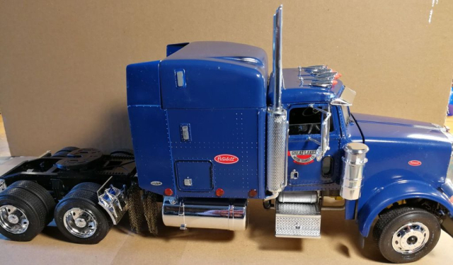 Truck Italeri Peterbilt 378 1:24