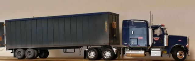 Truck Italeri Peterbilt 378 1:24 mit ATM Trailer