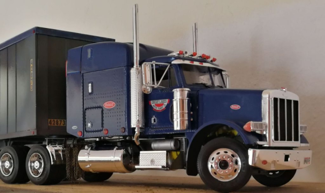 Truck Italeri Peterbilt 378 1:24