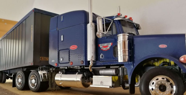 Truck Italeri Peterbilt 378 1:24