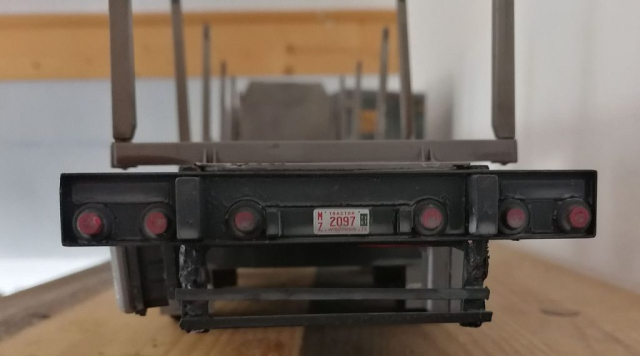 Italeri Timber Trailer 1:24, etwas umgebaut