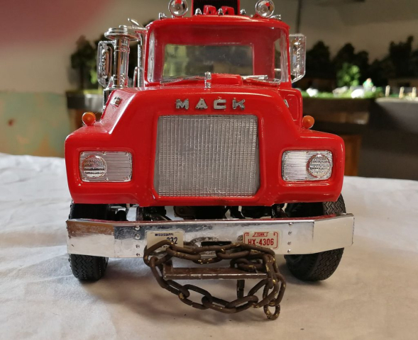 AMT 1:25 MACK DM 600